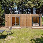 Tinyhouse Et Abeilles, Sejour Insolite En Provence