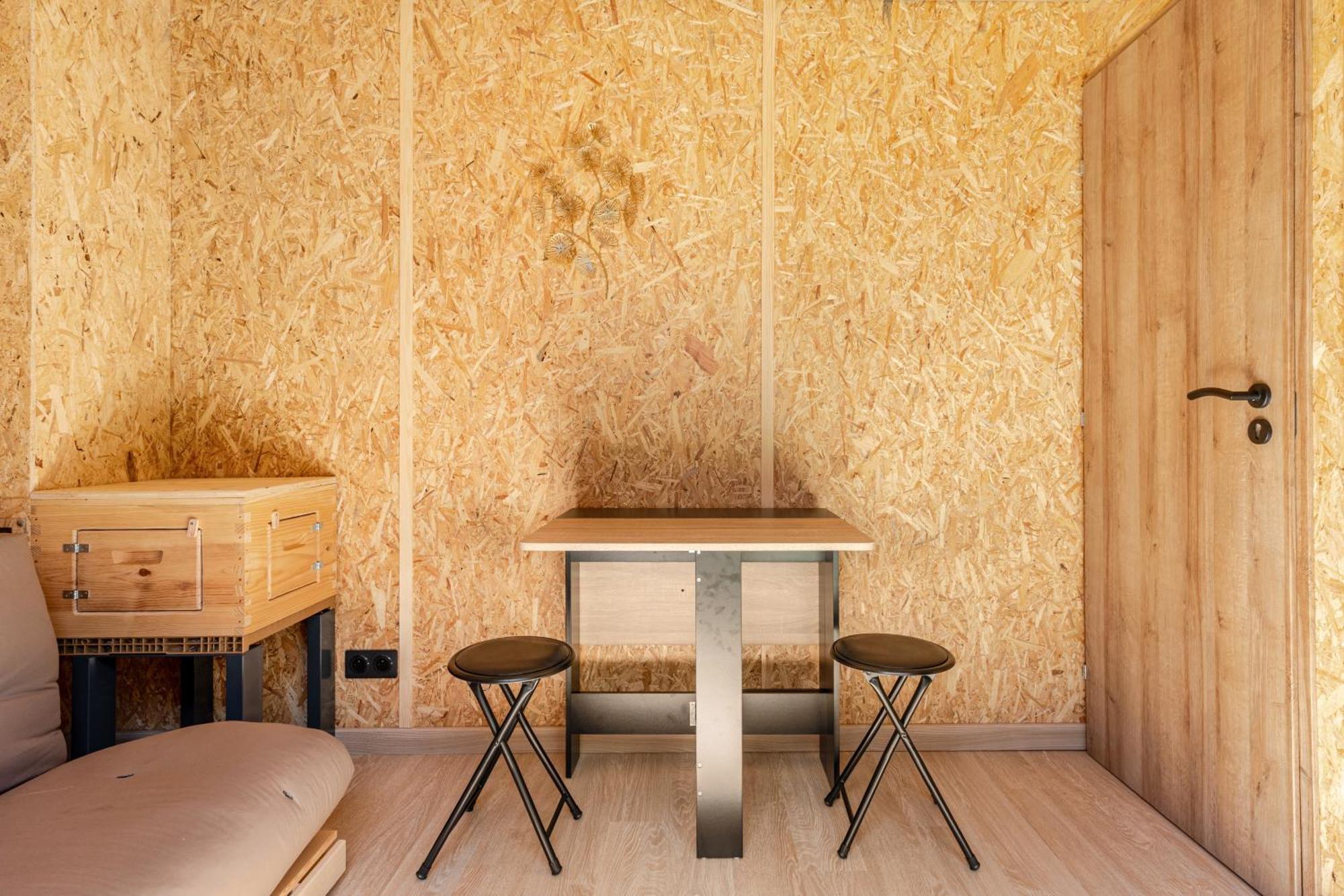 Tinyhouse Et Abeilles, Sejour Insolite En Provence