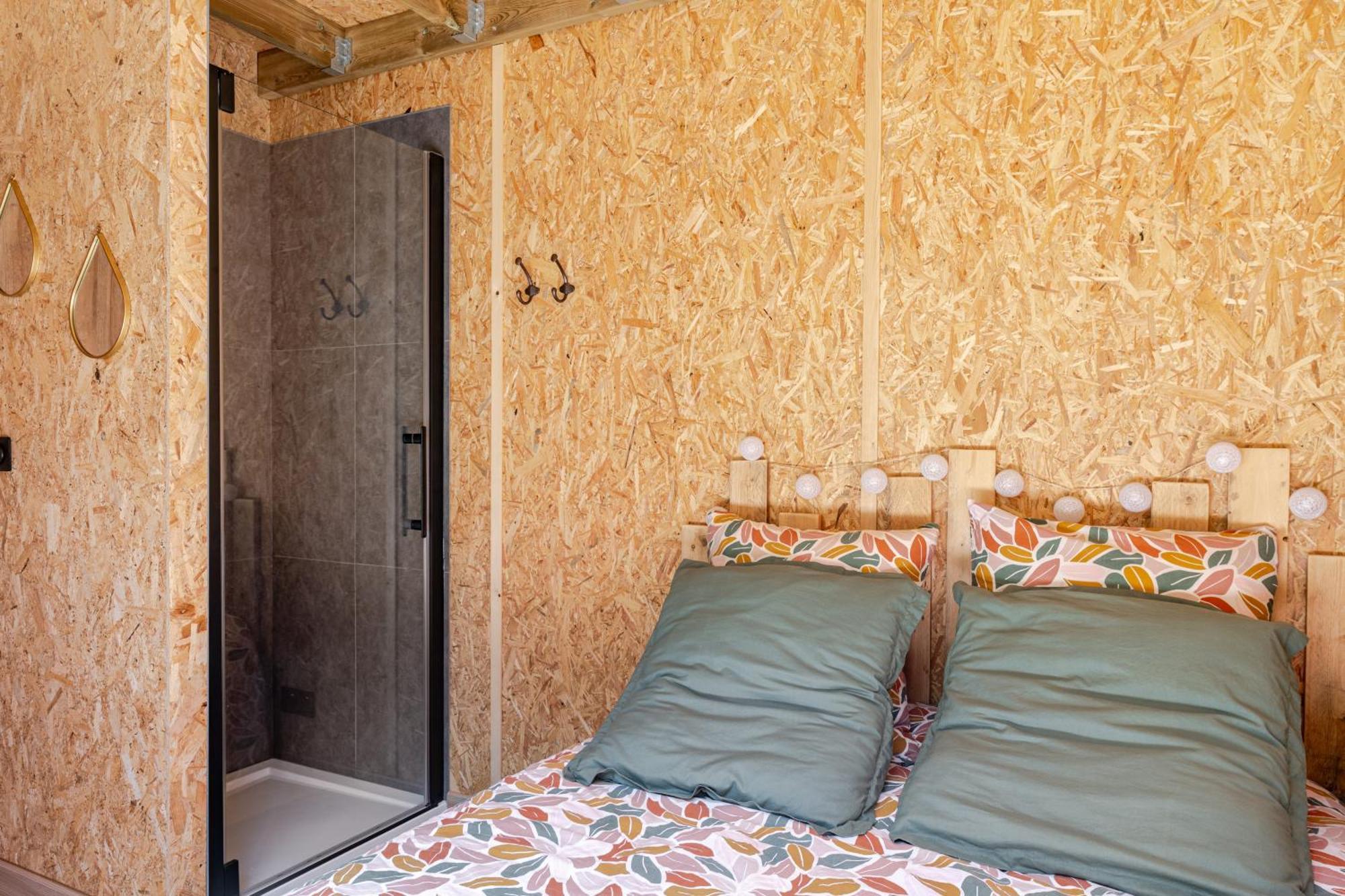 Holiday home Tinyhouse Et Abeilles, Sejour Insolite En Provence