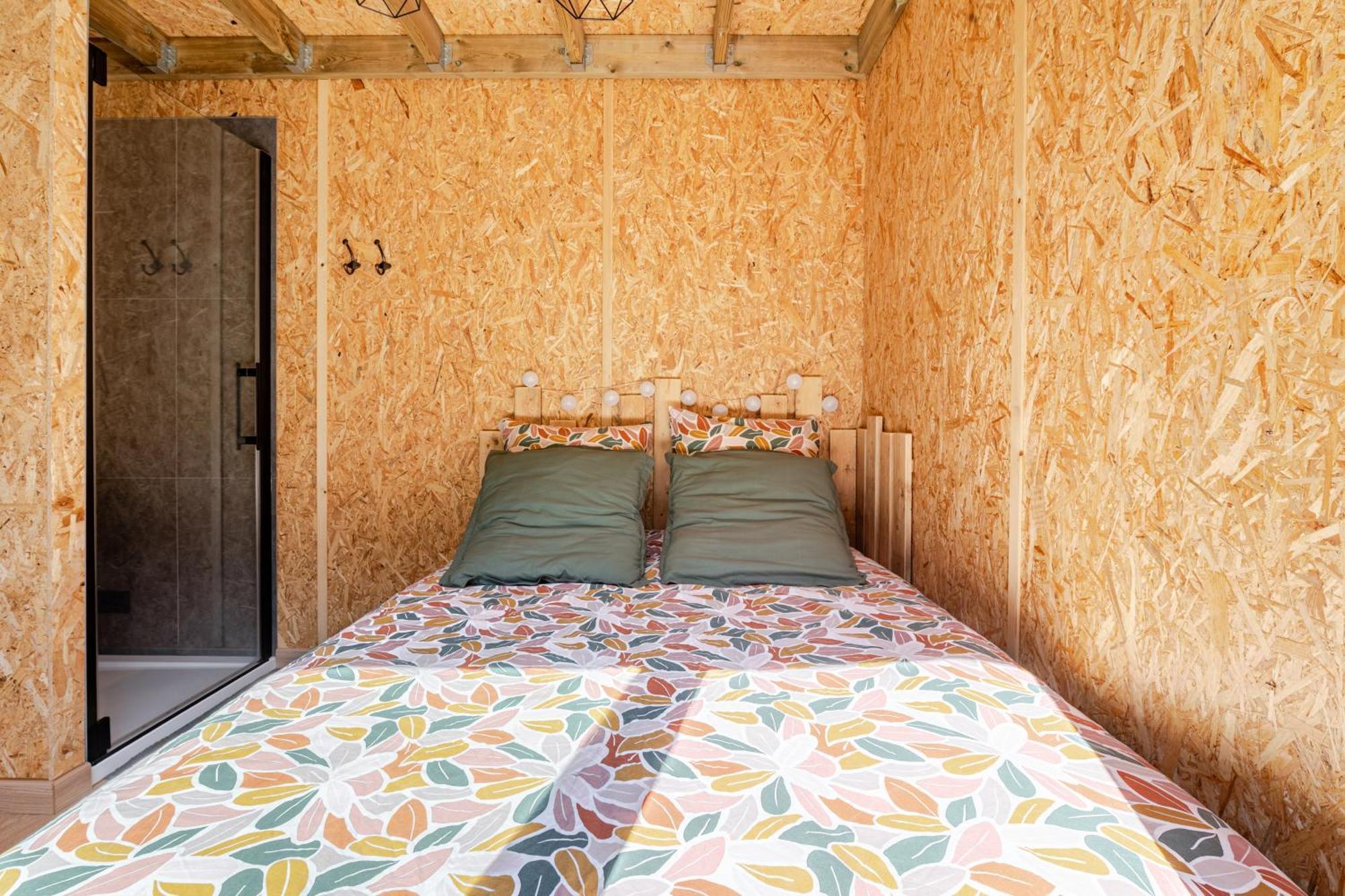 Tinyhouse Et Abeilles, Sejour Insolite En Provence Orange (Vaucluse)