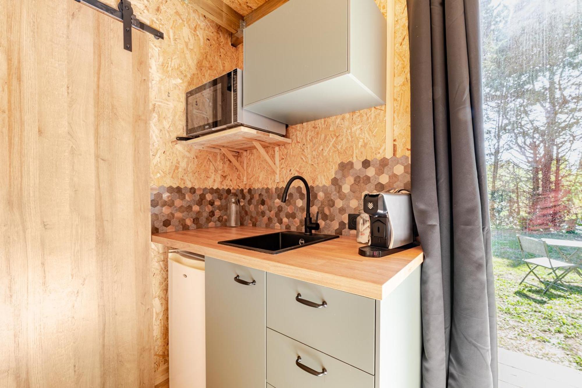 Tinyhouse Et Abeilles, Sejour Insolite En Provence * Orange (Vaucluse)
